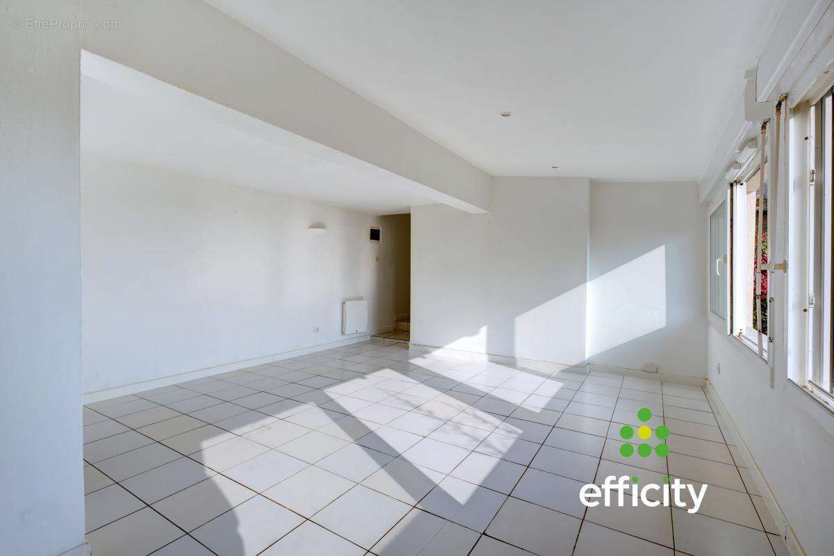 Appartement à OULLINS