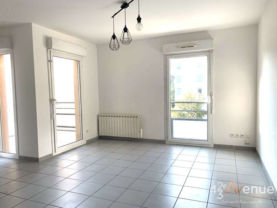 Appartement 63 m² à Saint-Etienne  - photo 2