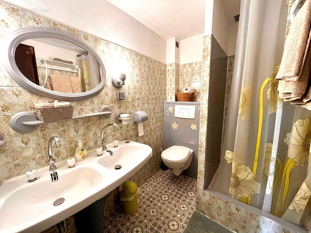 Maison  de charme située à Annot de 217 m2 comprenant 5 chambres et 3 caves. - photo 11
