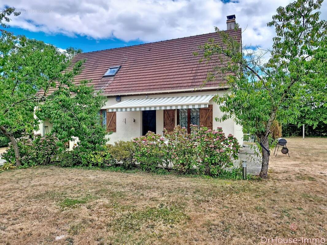 Maison 88 m² à Saint-Martin-De-Mailloc  - photo 1