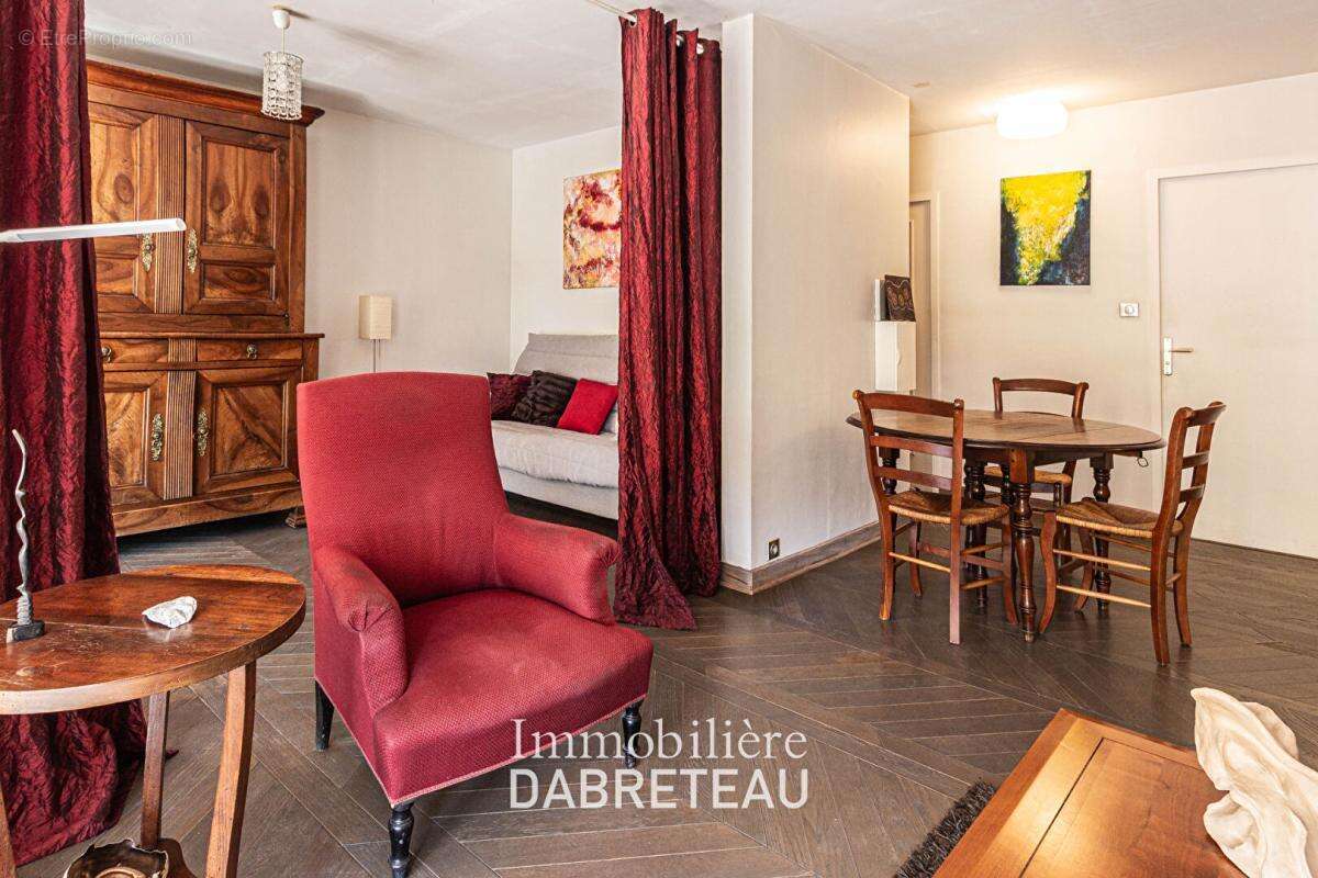 Rue du Luizet - T3 traversant avec balcon, stationnement et cave - photo 9