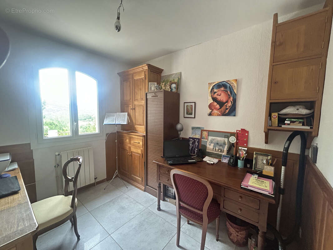 Magrie - Villa de plain-pied sur terrain arboré de 4709m2- Piscine et dépendances - photo 11