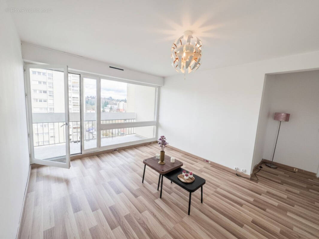 Appartement à EPINAY-SOUS-SENART