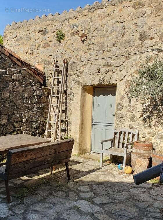 Maison à SAINT-ROMAN-DE-CODIERES