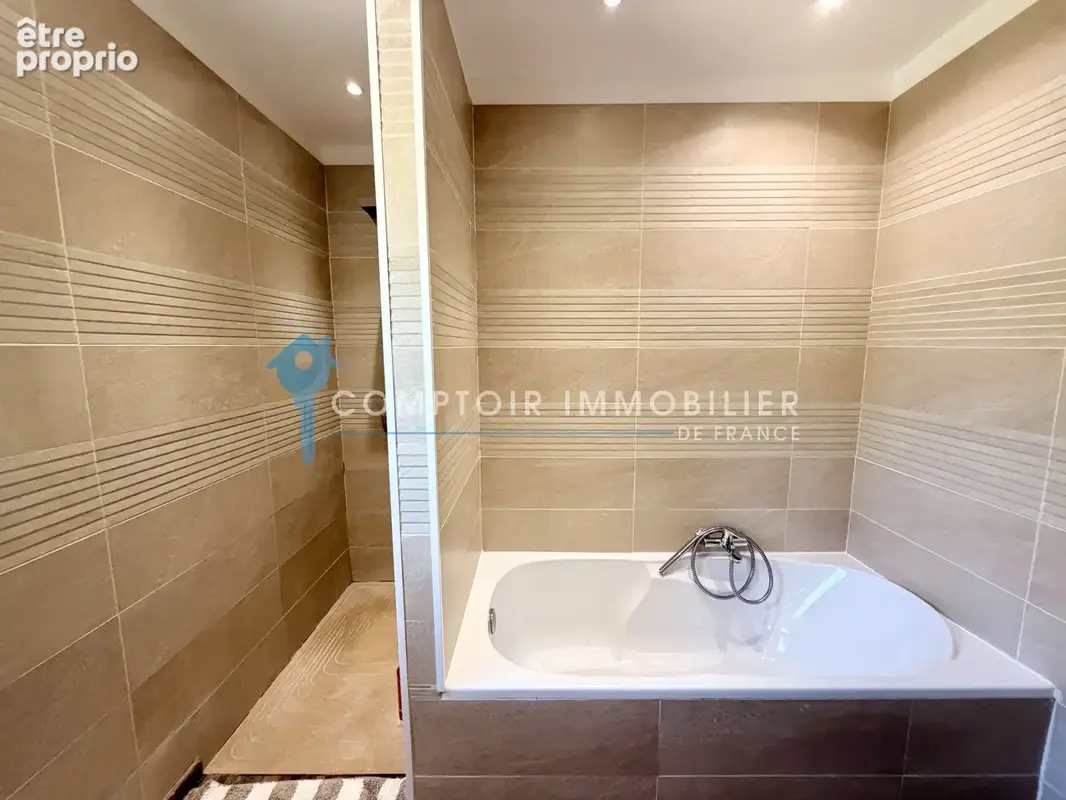 En exclusivité  sur les hauteurs de Vergèze, villa Plain pied de 120 m2 environ sur 832 m2, piscine garage et - photo 18