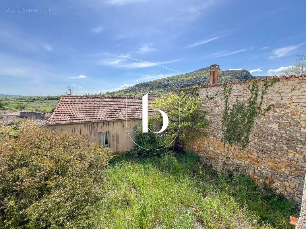 Maison à SAINT-SAUVEUR-DE-CRUZIERES