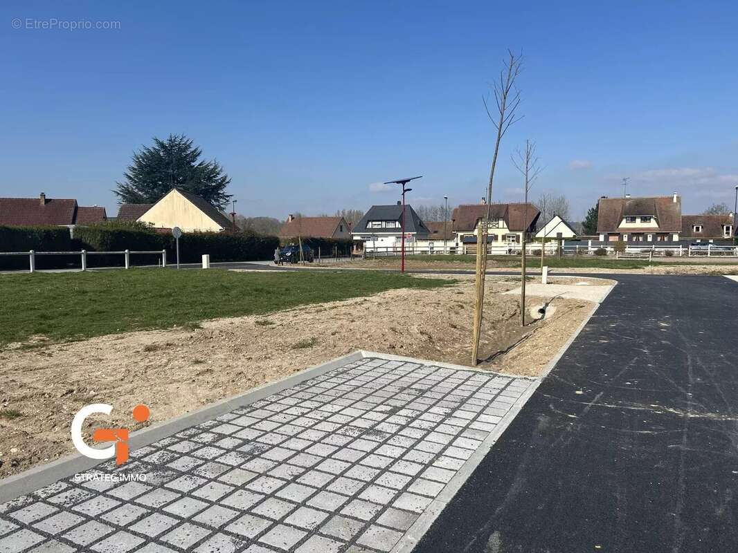 Terrain à BERVILLE-SUR-SEINE