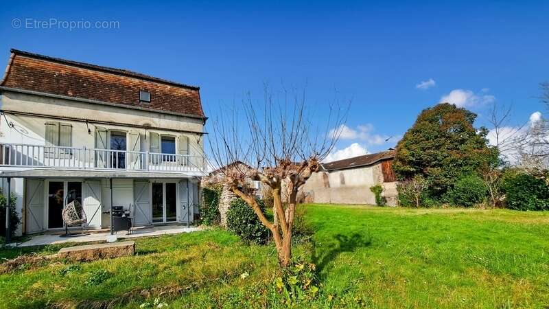 Maison à SAUVETERRE-DE-BEARN