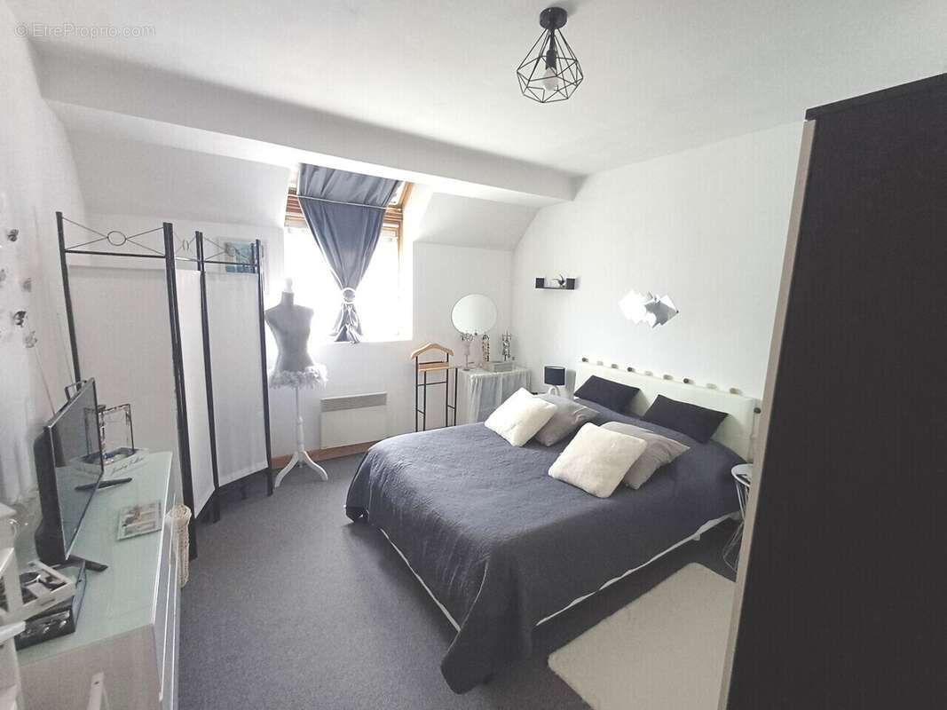 Maison à NEUVILLE-FERRIERES