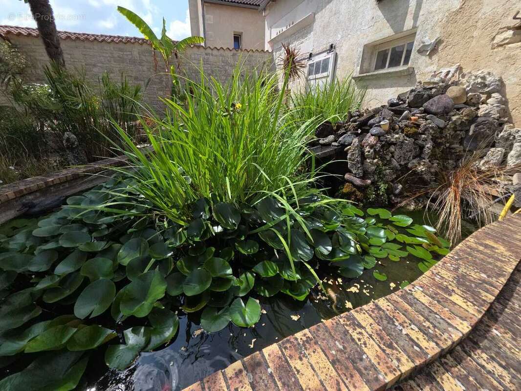 Appartement à DOUZAT