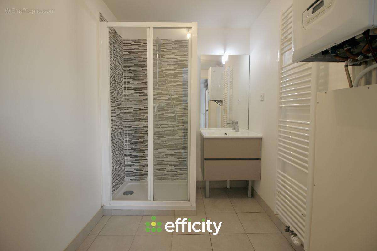 Appartement 25 m² à Villeurbanne  - photo 4
