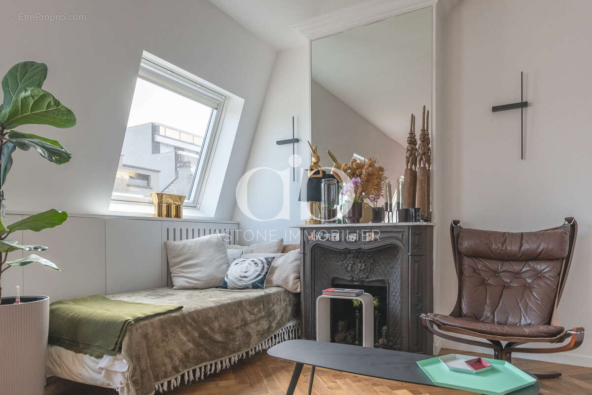Appartement à PARIS-16E