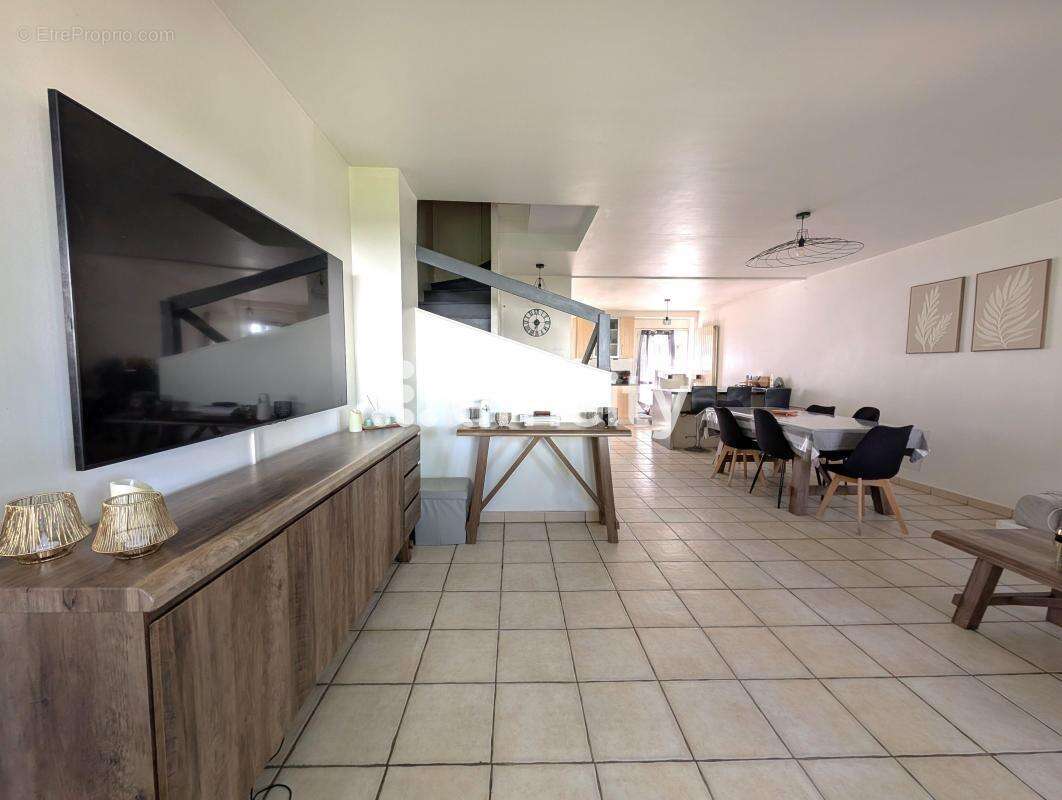 Maison à BOUFFEMONT