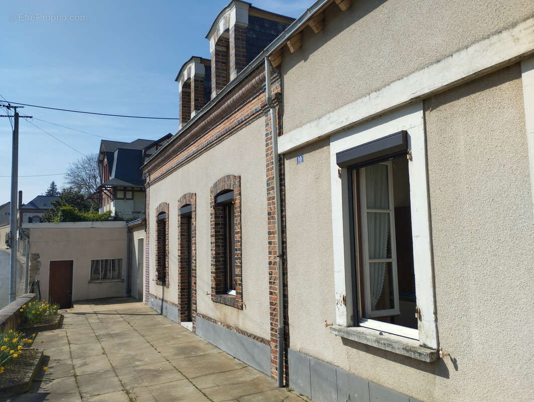 Maison à SAINT-CALAIS