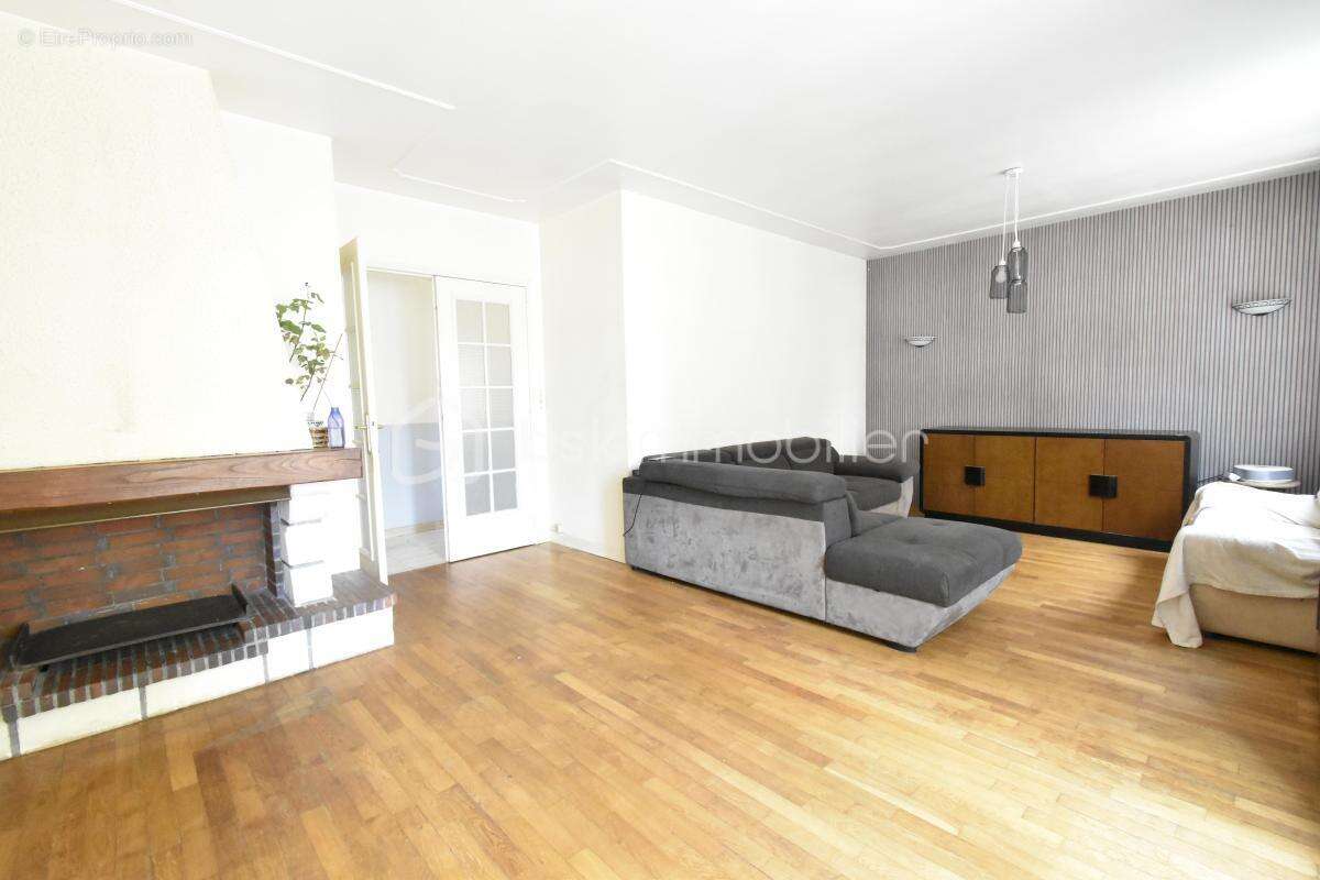 Maison familiale d'environ 135 m² – 4 chambres – Sous-sol total – Jardin clos – Étréchy - photo 4
