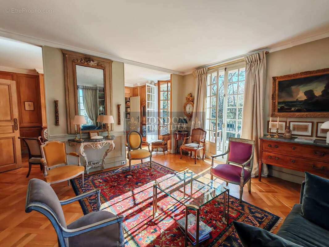 Appartement à VERSAILLES