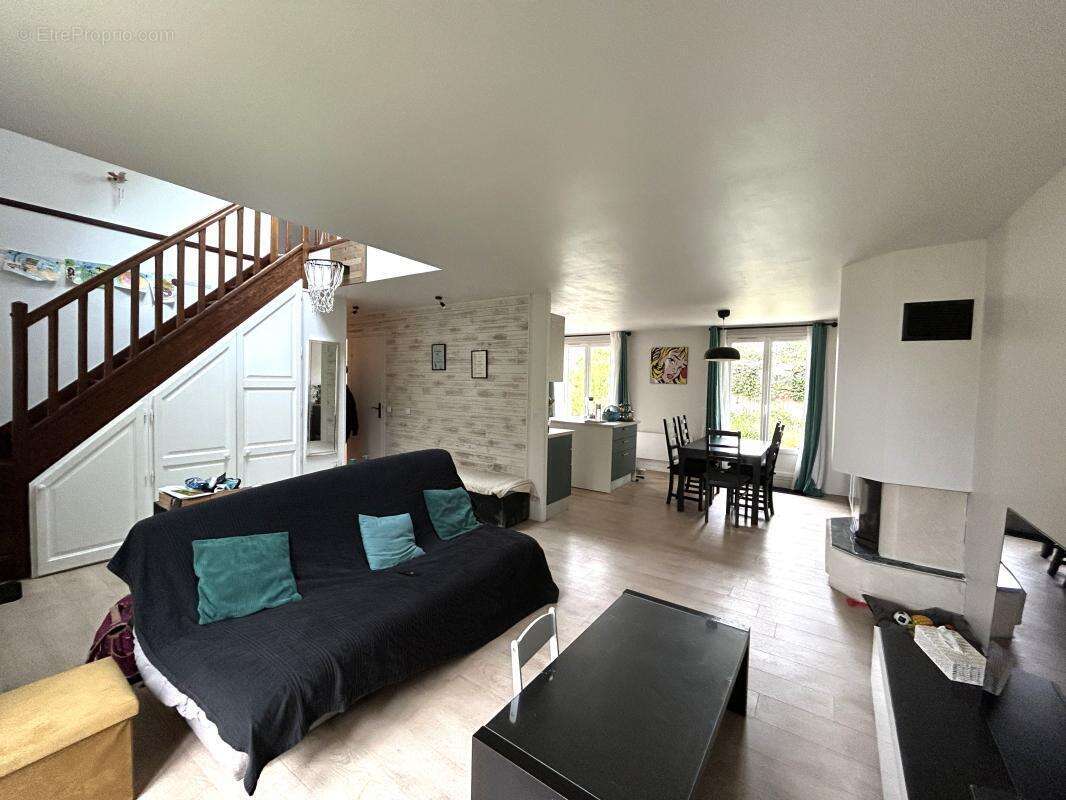 Maison à ROSNY-SUR-SEINE