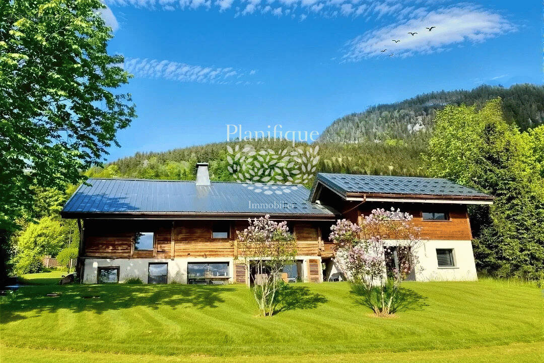 Maison à SAINT-PIERRE-EN-FAUCIGNY