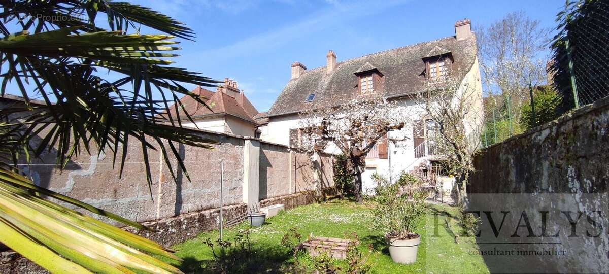 Maison à AUTUN