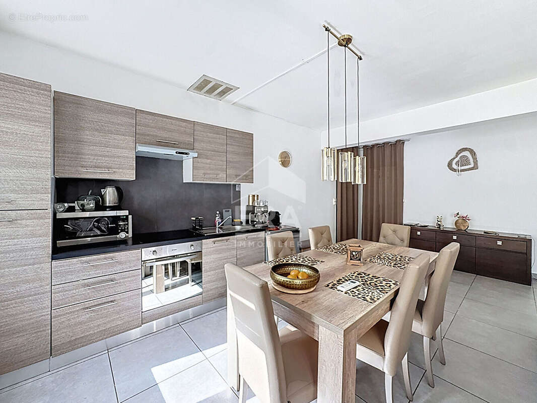 Appartement à MARSEILLE-1E