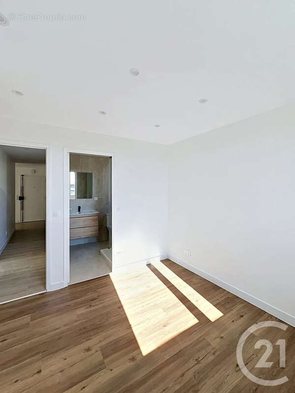 Appartement à SAVIGNY-LE-TEMPLE