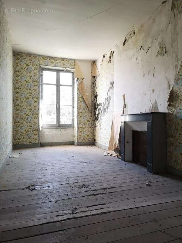 Maison à LEGUILLAC-DE-L&#039;AUCHE