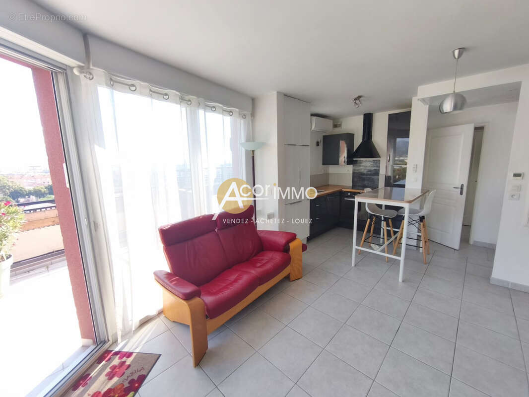 Chateaubanne - t2 toit terrasse + garage - photo 10
