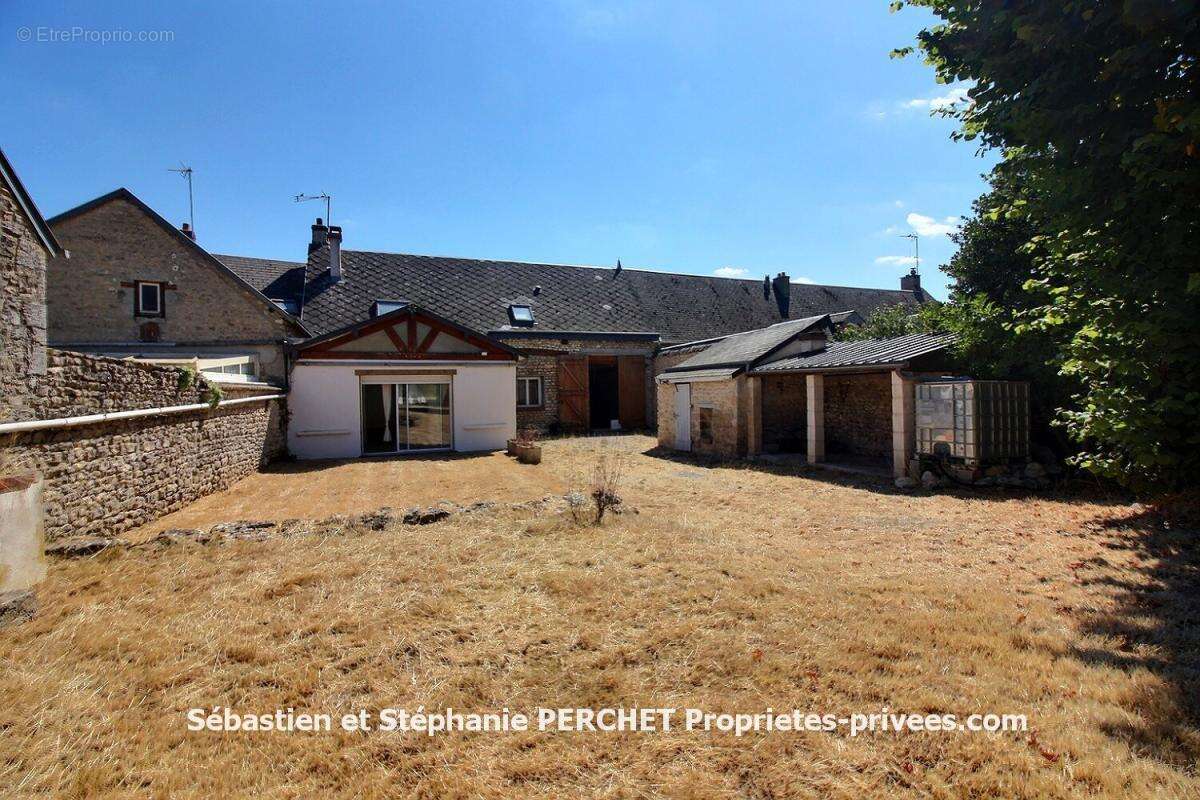 Maison de charme rénovée de 116 m² avec hangar et terrain de 2 630 m² - photo 11