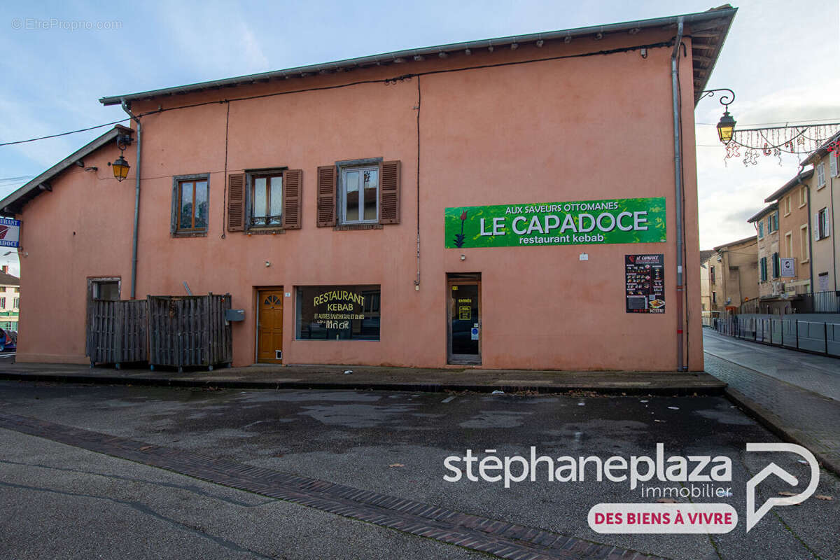Appartement à rénover ou à diviser de 159m² de surface utile à VILLARS-LES-DOMBES - Possibilité de créer deux T3 de 77m² ! - photo 8