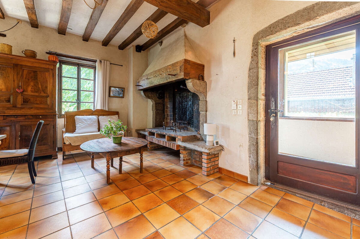 Maison à vendre 6 pièces SONNAZ (73) - Hameau de Montagny avec parc arboré de 2600 M² - photo 6