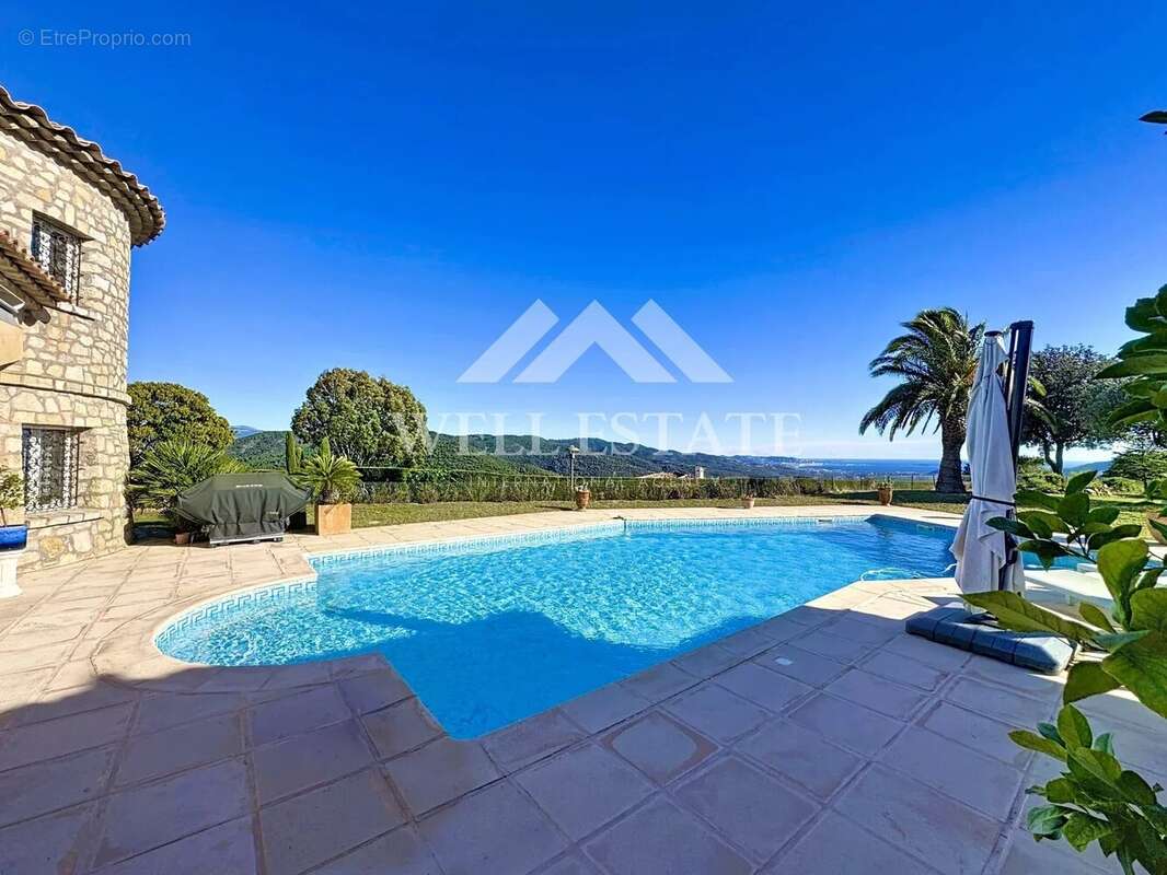 Maison à LES ADRETS-DE-L&#039;ESTEREL