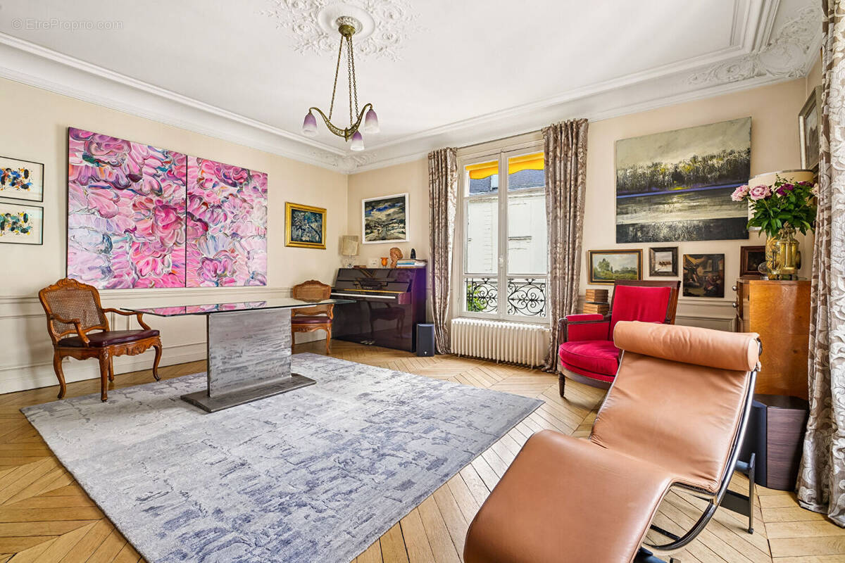 Appartement à PARIS-17E
