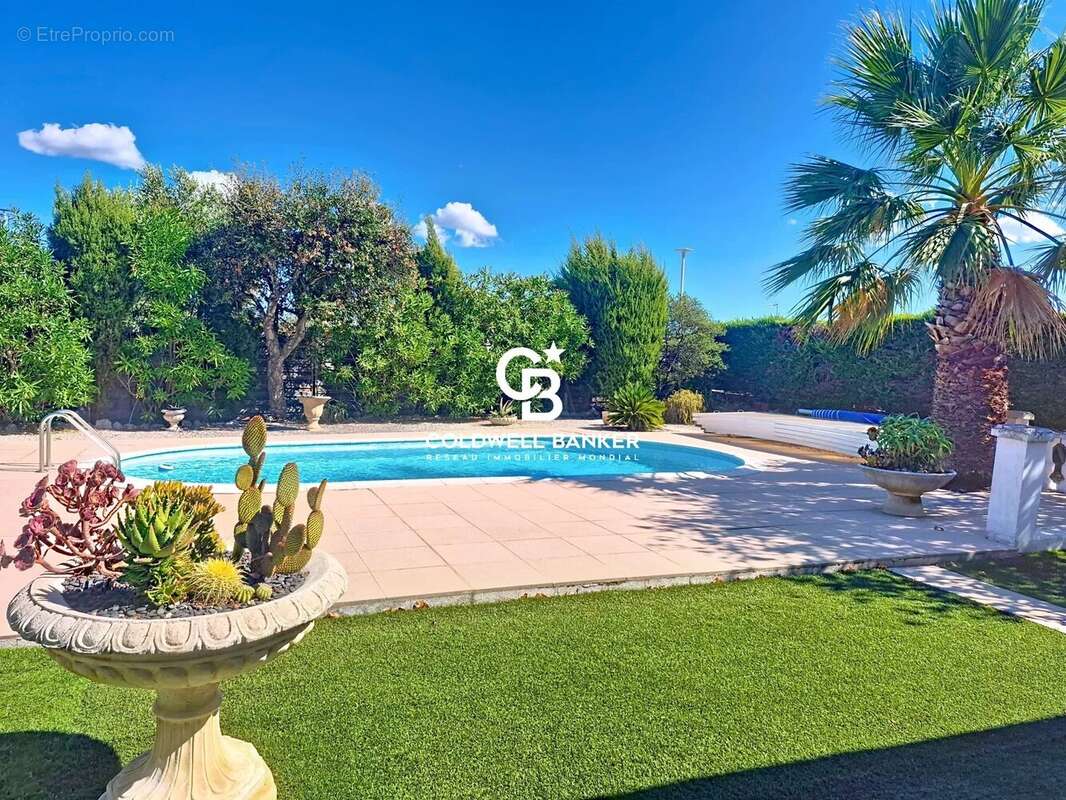 Maison à ROQUEBRUNE-SUR-ARGENS