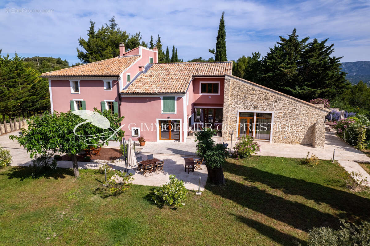 En exclusivité, une bastide familiale avec gîtes et vue imprenable sur le Ventoux - photo 5