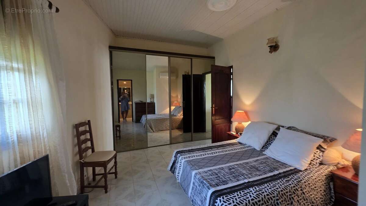 Maison à LES TROIS-ILETS