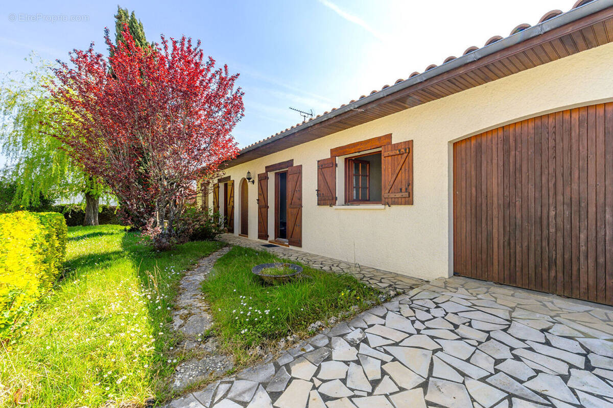 Maison à LEOGNAN