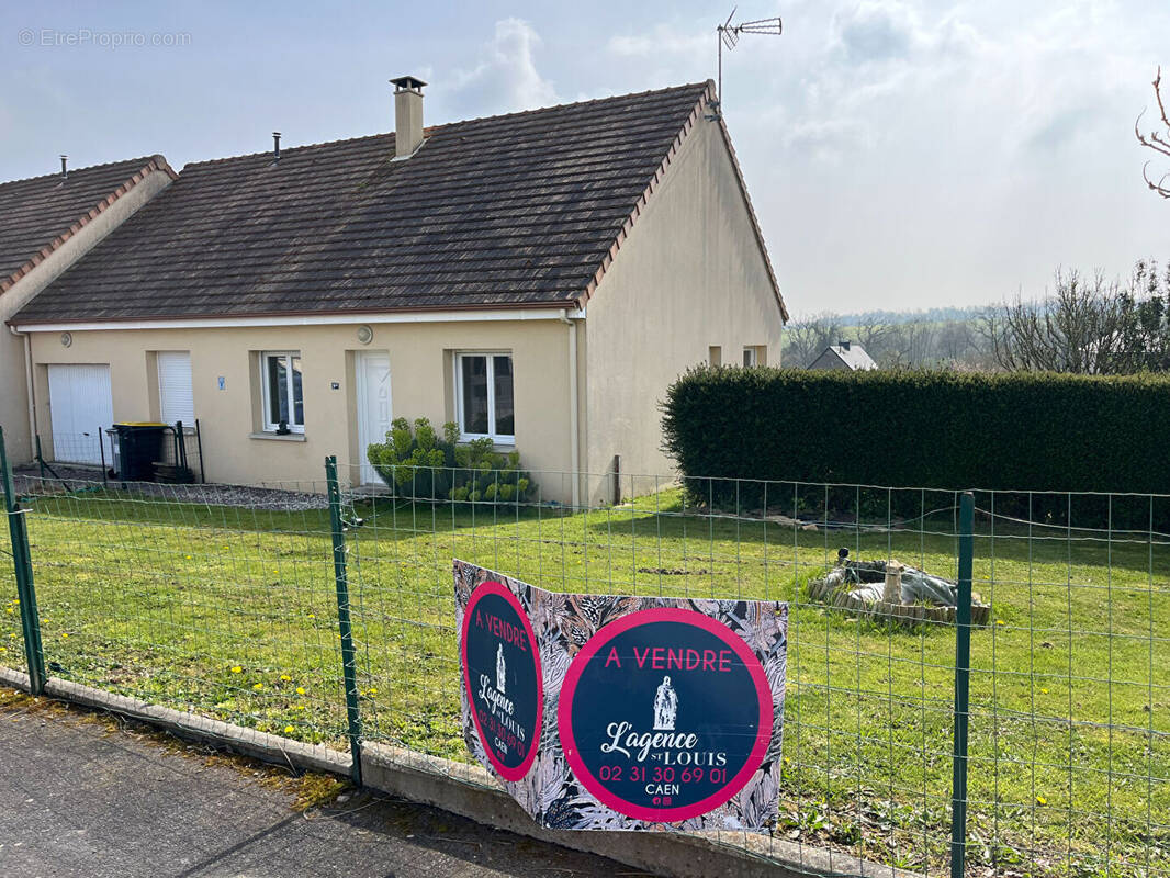 Maison à BANNEVILLE-SUR-AJON