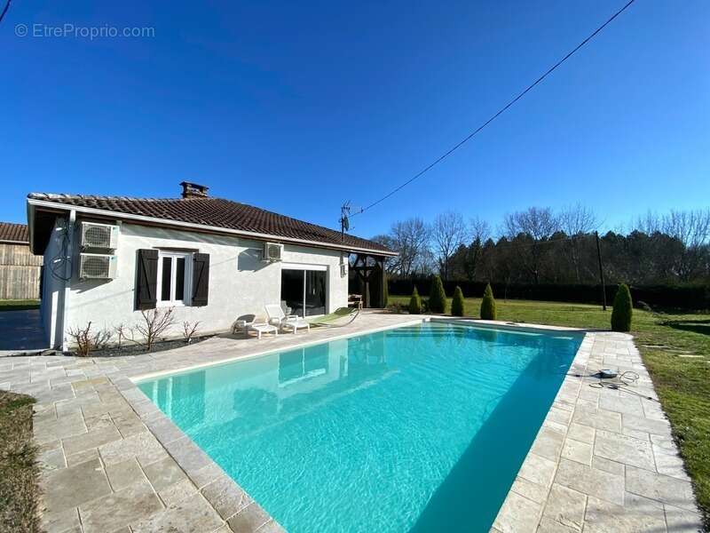 Magnifique fermette renovee avec piscine et dependances sur terrain de 5000 m2 a ygos - photo 2