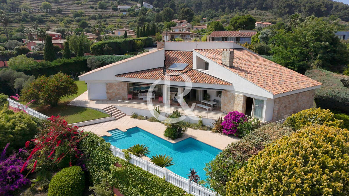 Maison à CARQUEIRANNE