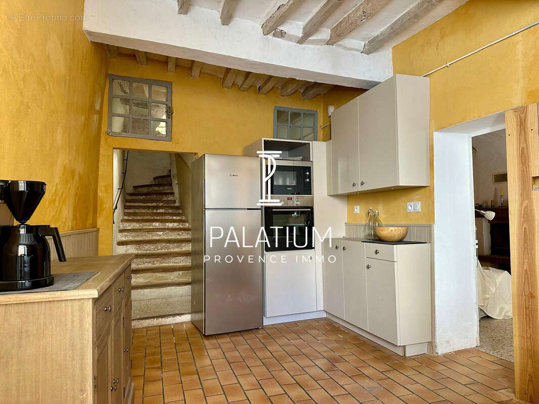 Maison à SAINT-SATURNIN-LES-APT
