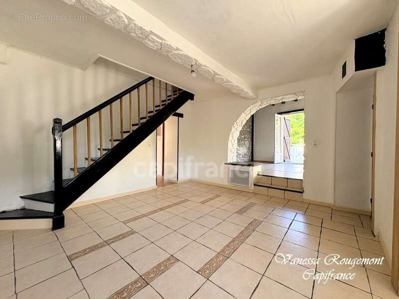 Maison à vendre 4 pièces LAROCHE SAINT CYDROINE (89) - photo 3