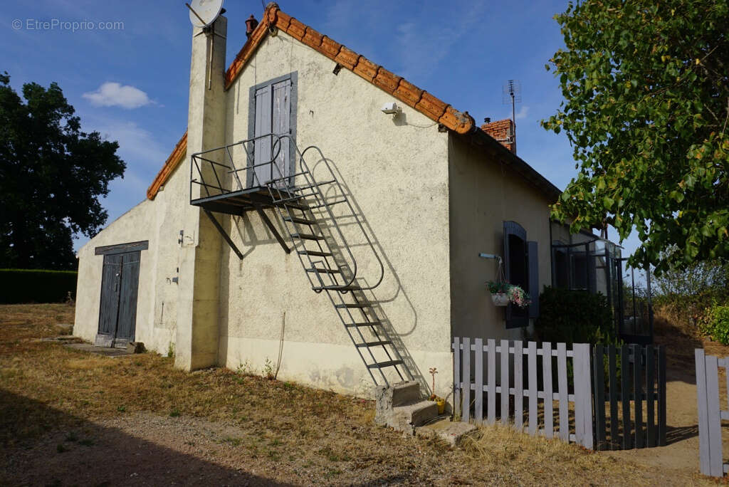 Maison à NEUILLY-EN-DONJON