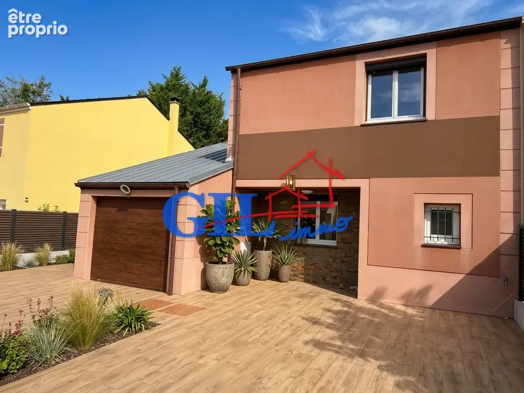 Photo Maison à Savigny-Le-Temple au prix de 347 000€