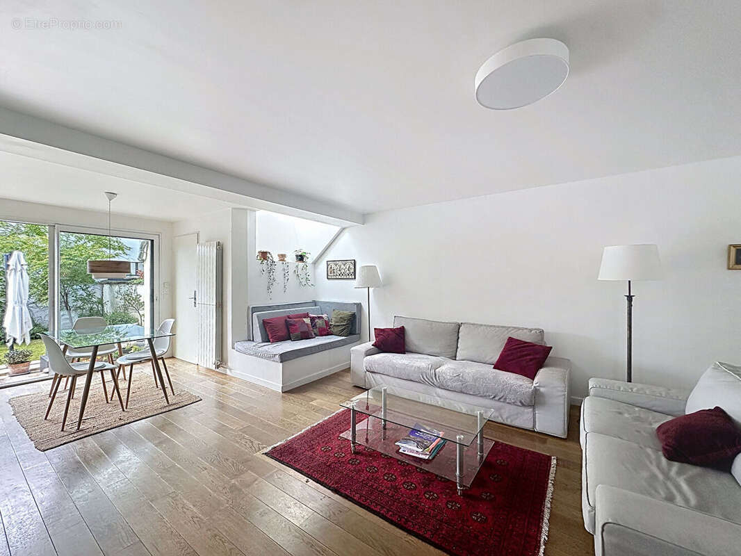 Maison à SAINT-MAUR-DES-FOSSES