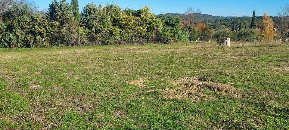 Terrain 150 m² à Brignoles  - photo 2