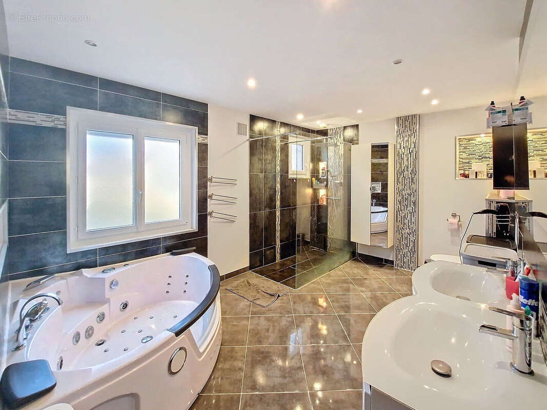 Maison à LES THILLIERS-EN-VEXIN