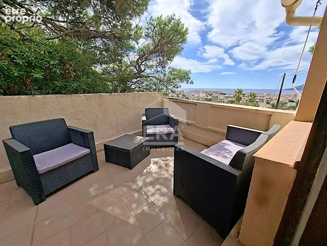 Appartement 61m² à Cannes la Bocca - photo 2