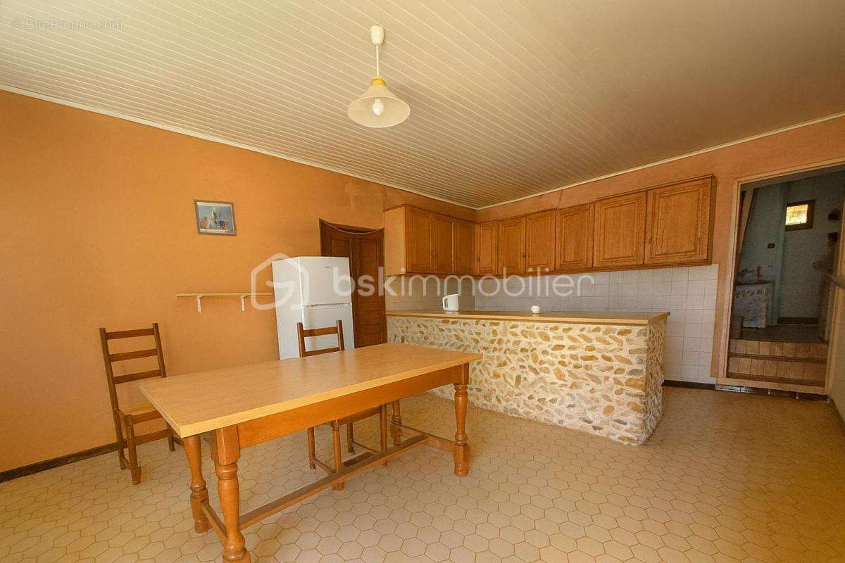 Maison à SAINT-HILAIRE-DU-ROSIER