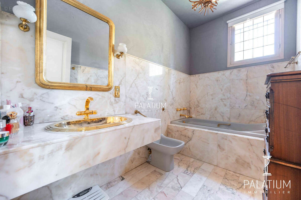 Maison à GREOUX-LES-BAINS