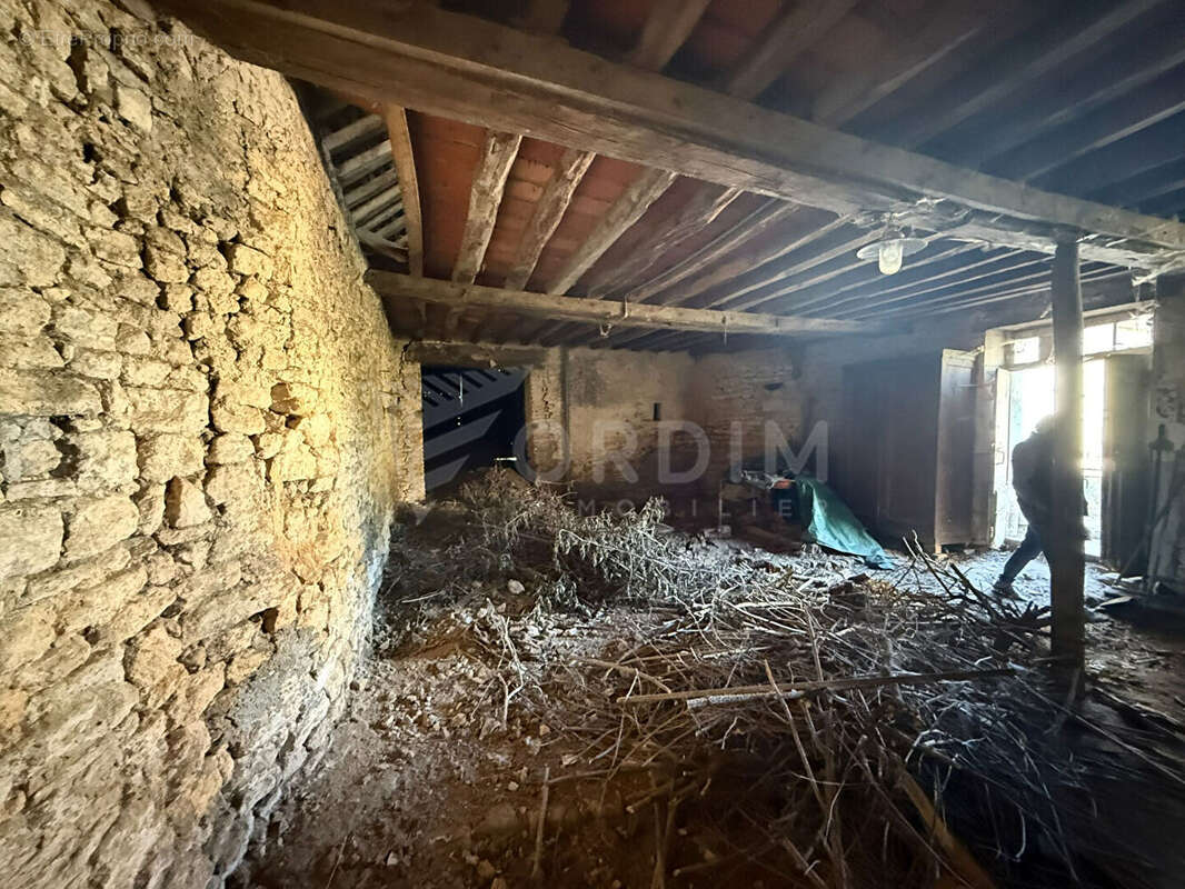Investissement locatif à Sainpuits - photo 14